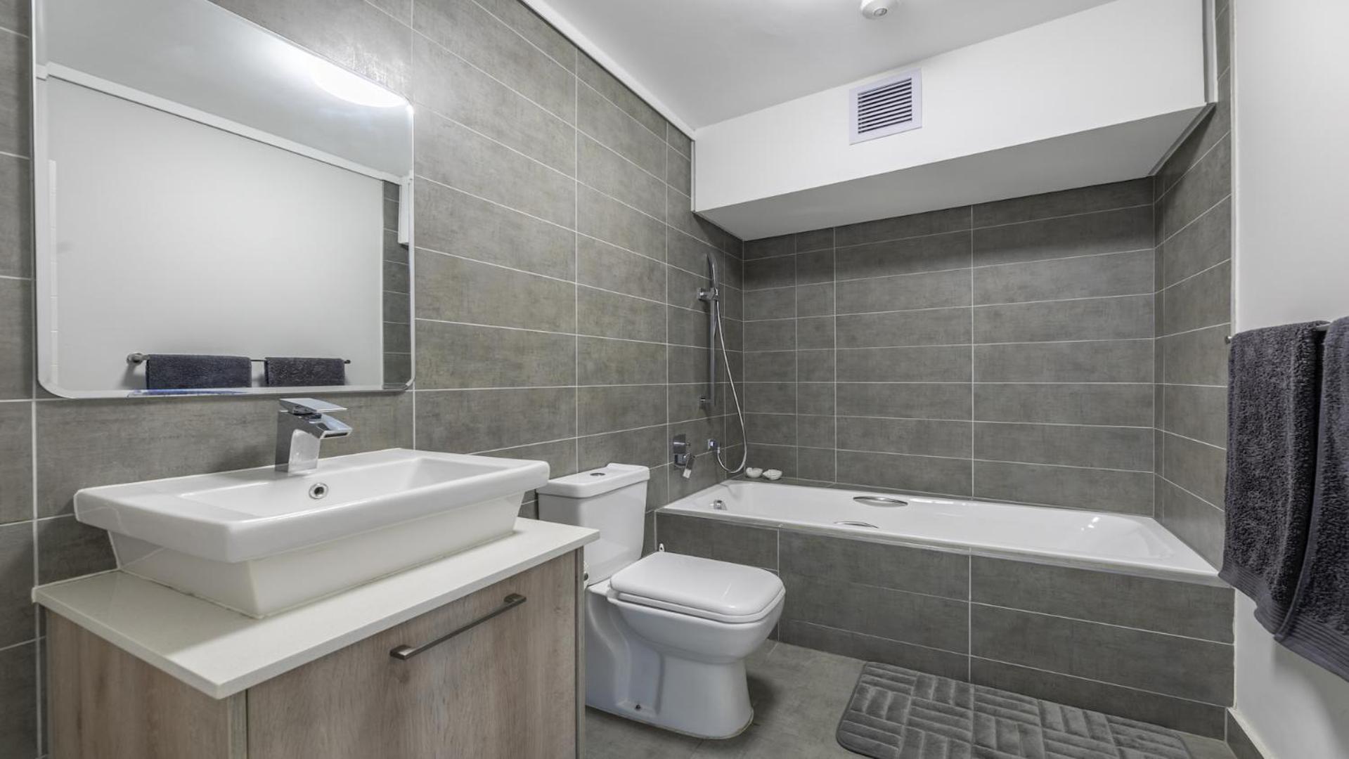 Waters Edge Apartment